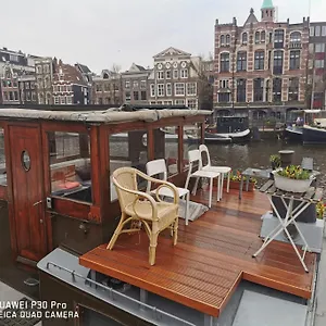https://waterloo-square-river-vieuw-houseboat.amsterdamhotelsnl.com