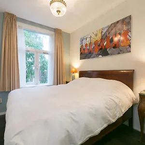 https://the-sunny-suite.thehaguehotels.net