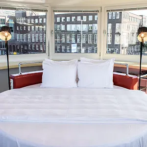 https://sweets-kortjewantsbrug.amsterdamhotelsnl.com
